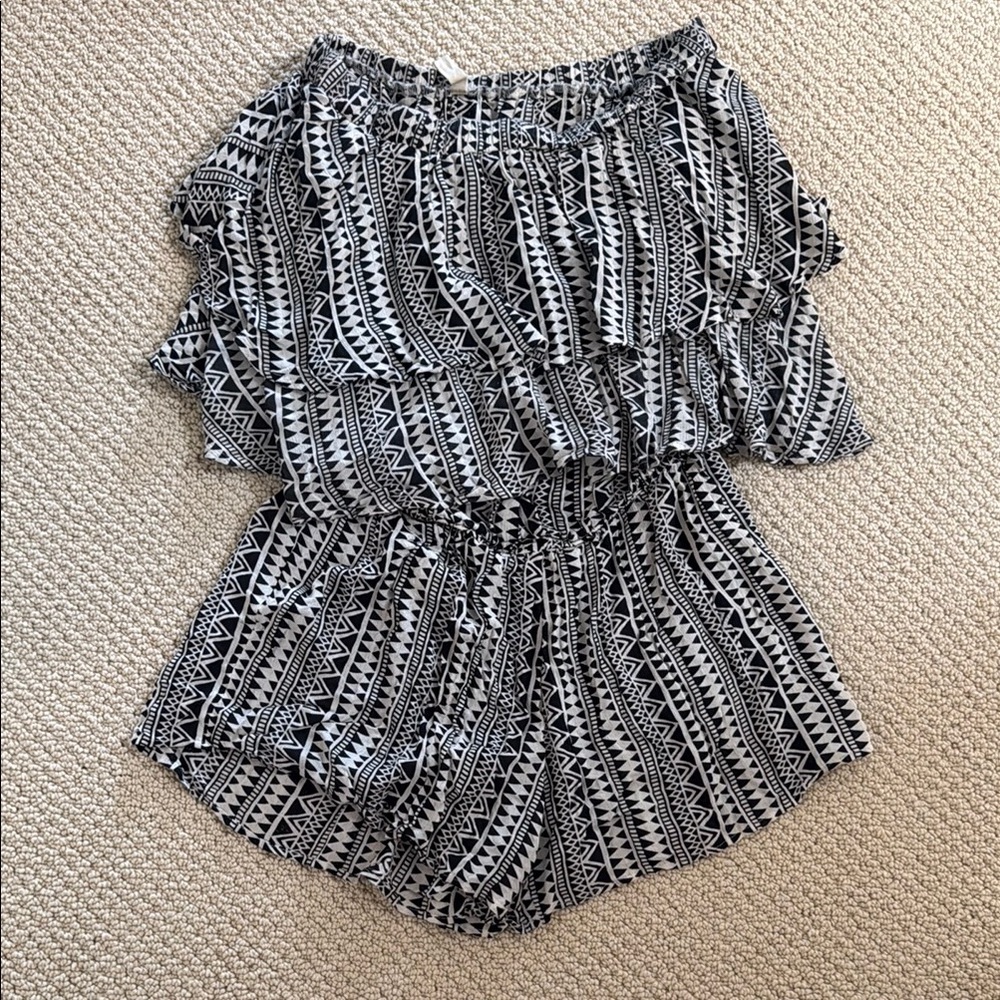 Elan Monochrome Geometric Pattern Romper